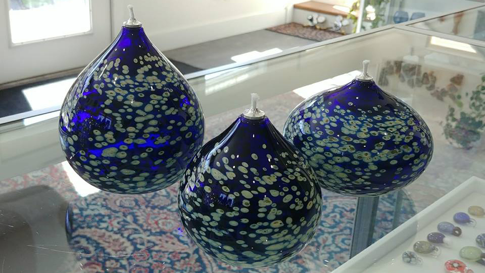 Ozzie's Glass Studio In The Berkshires, Gift Shops In The Berkshires, Glass Blowing Berkshires