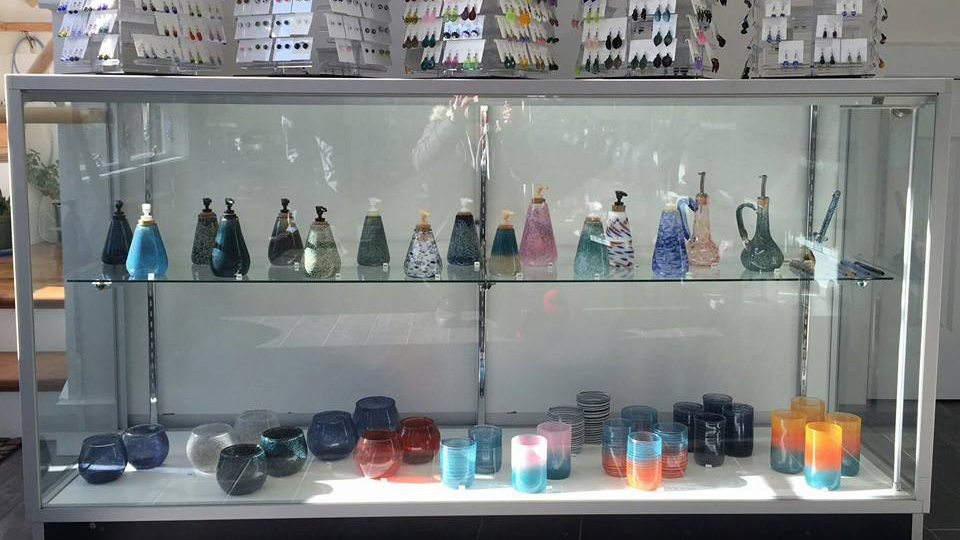 Ozzie's Glass Studio In The Berkshires, Gift Shops In The Berkshires, Glass Blowing Berkshires