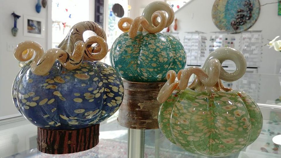 Ozzie's Glass Studio In The Berkshires, Gift Shops In The Berkshires, Glass Blowing Berkshires