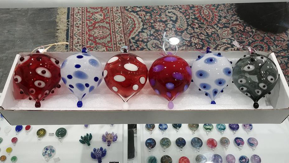 Ozzie's Glass Studio In The Berkshires, Gift Shops In The Berkshires, Glass Blowing Berkshires